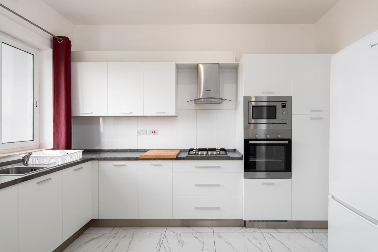 Sea View Apartment 2 Bedrooms 2 Bathrooms, 2 Minutes Away From The Sea St. Julian's Zewnętrze zdjęcie