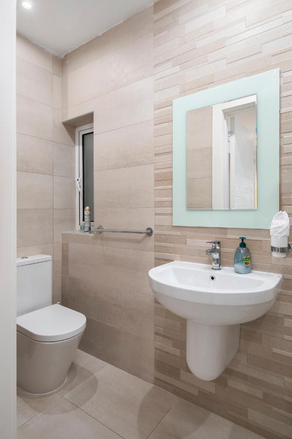 Sea View Apartment 2 Bedrooms 2 Bathrooms, 2 Minutes Away From The Sea St. Julian's Zewnętrze zdjęcie