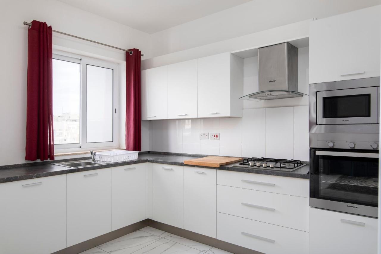 Sea View Apartment 2 Bedrooms 2 Bathrooms, 2 Minutes Away From The Sea St. Julian's Zewnętrze zdjęcie